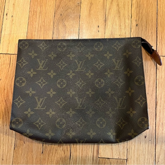 LOUIS VUITTON MONOGRAM TOILETRY 26 POUCH CLUTCH - Picture 9 of 13